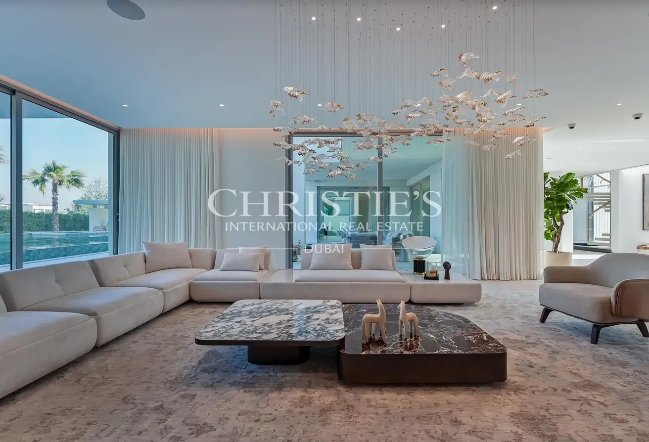 Stunning Dubai Hills Villa with Golf Views