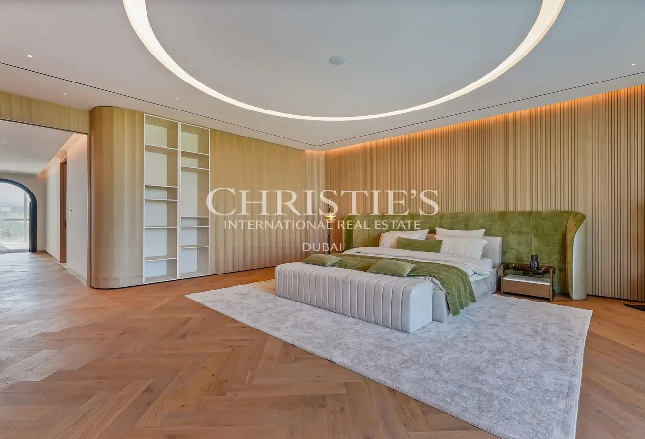 Stunning Dubai Hills Villa with Golf Views