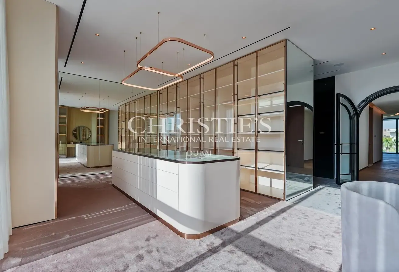 Stunning Dubai Hills Villa with Golf Views