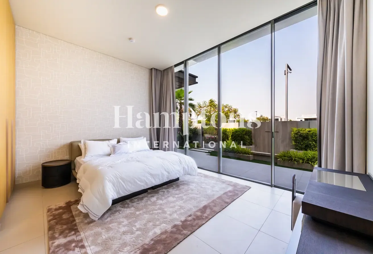 Turnkey Luxury | Full Lagoon View | Vastu