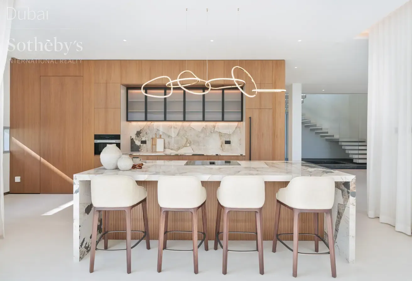 Turnkey Corner Villa in Fairway Vistas