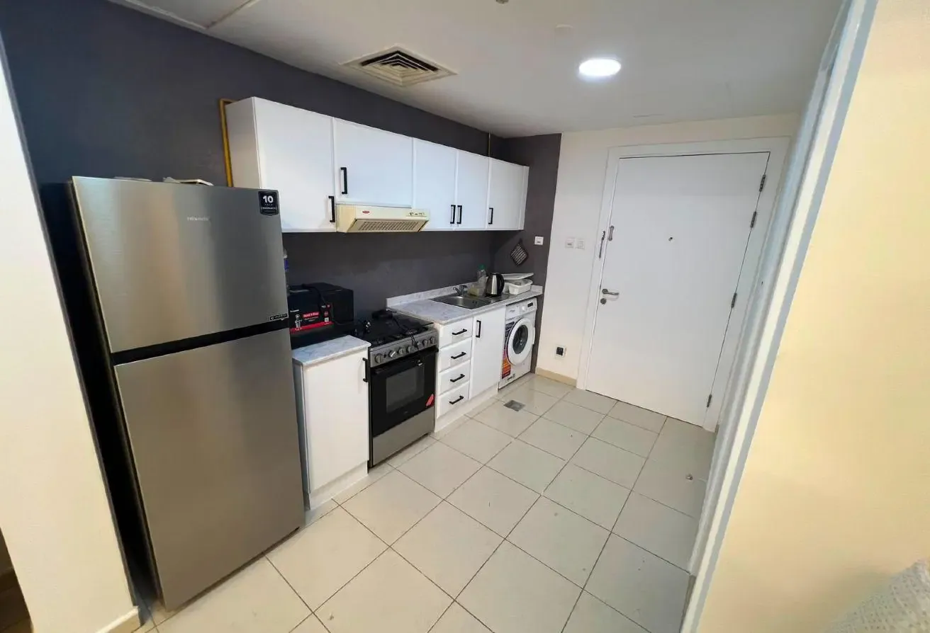 Studio JVC | Up to 12 Cheques | Vacant