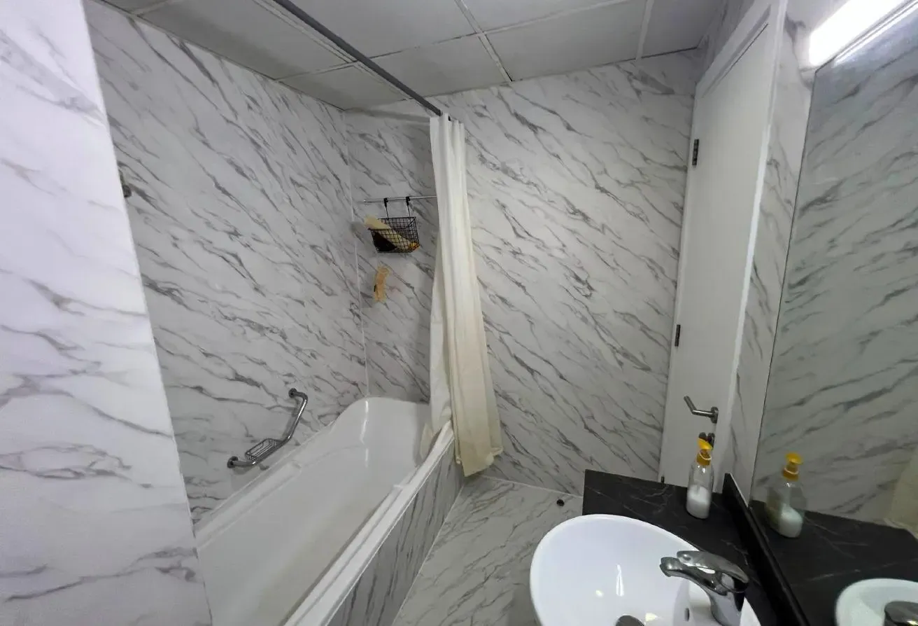 Studio JVC | Up to 12 Cheques | Vacant