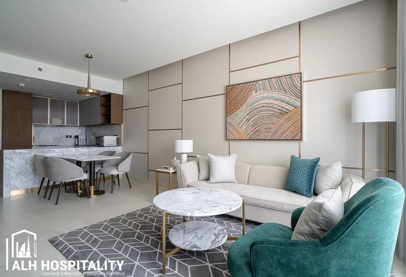 Burj Khalifa and Canal Views | Luxurious 1 Bed