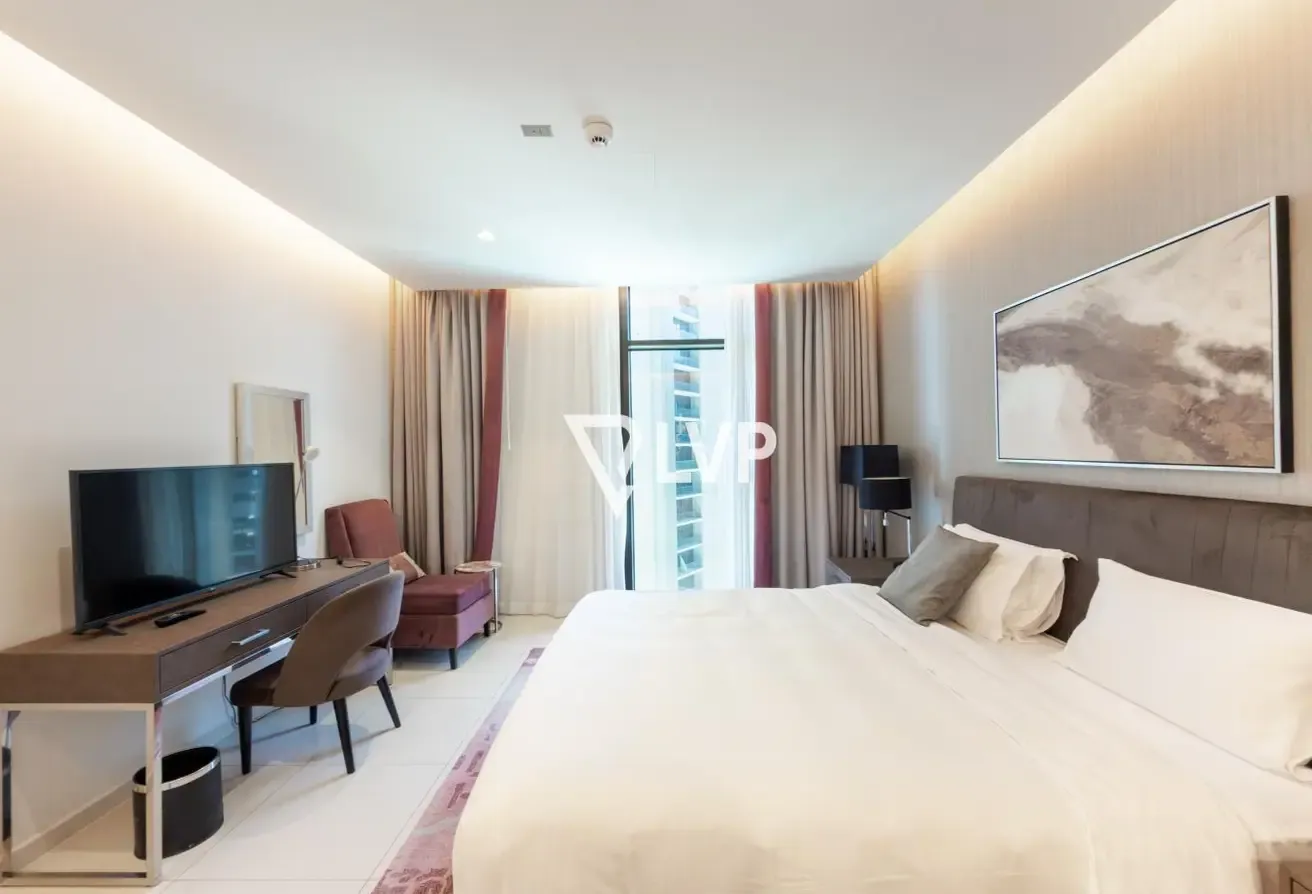Multiple Chqs | High Floor | Furnished | Pool View