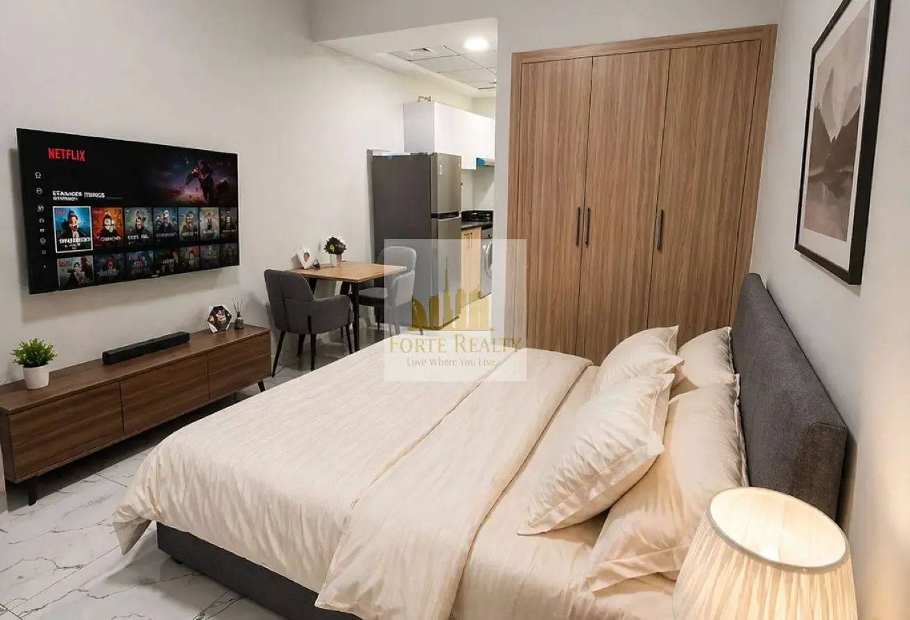 Brand New // Spacious & Bright // Fully Furnished