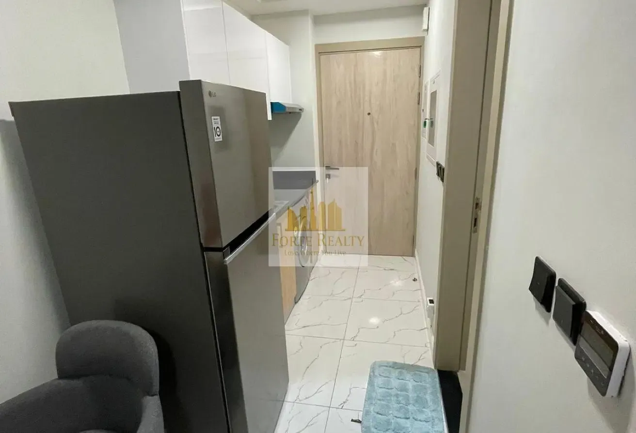 Brand New // Spacious & Bright  // Fully Furnished