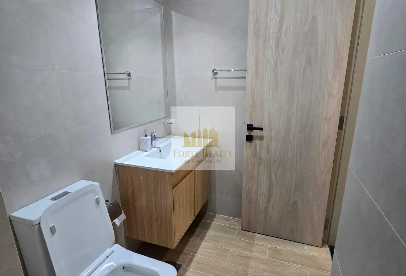 Brand New // Spacious & Bright  // Fully Furnished