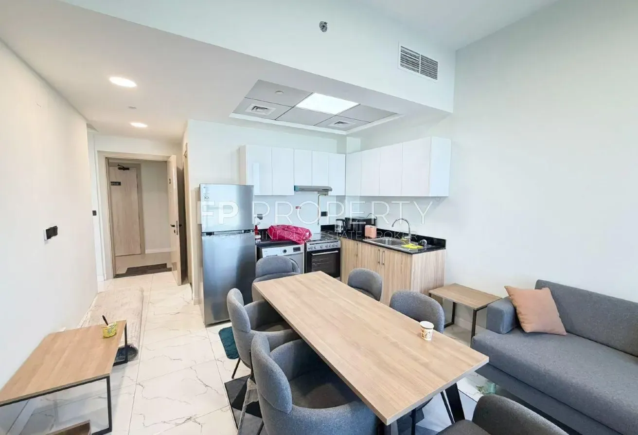 Close To Metro I Pool View I Fully Furnished