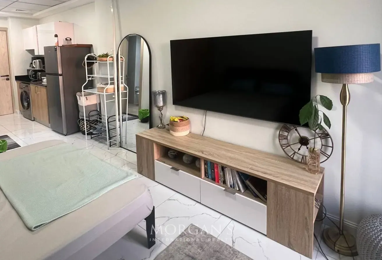 Studio | Furnished | Near Metro