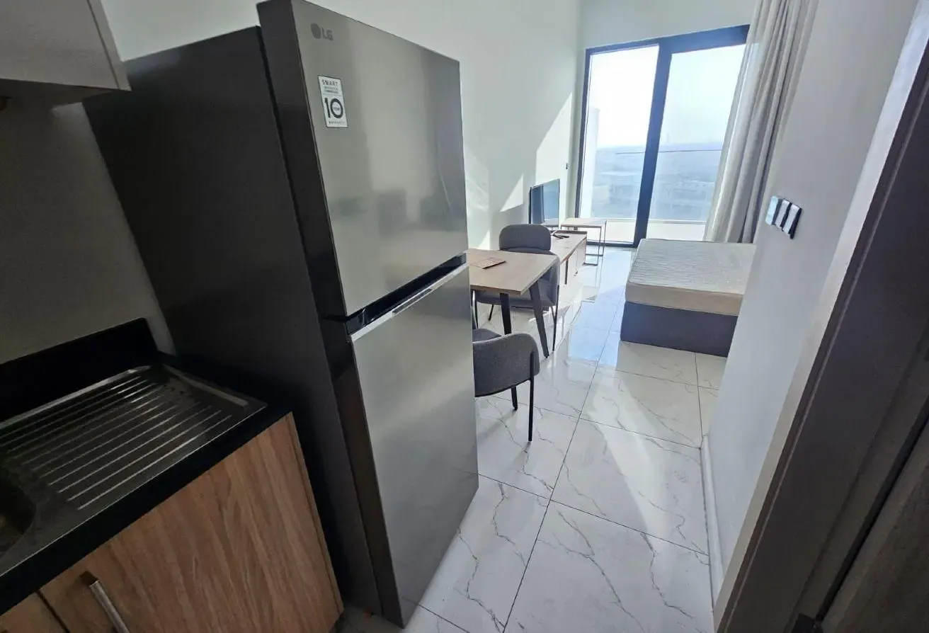 High-Floor Studio | Alexis Tower | Mixed City View