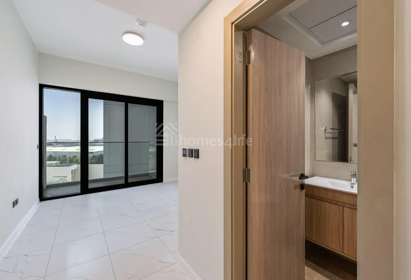 BRAND NEW  l READY TO MOVE  l NEAR METRO