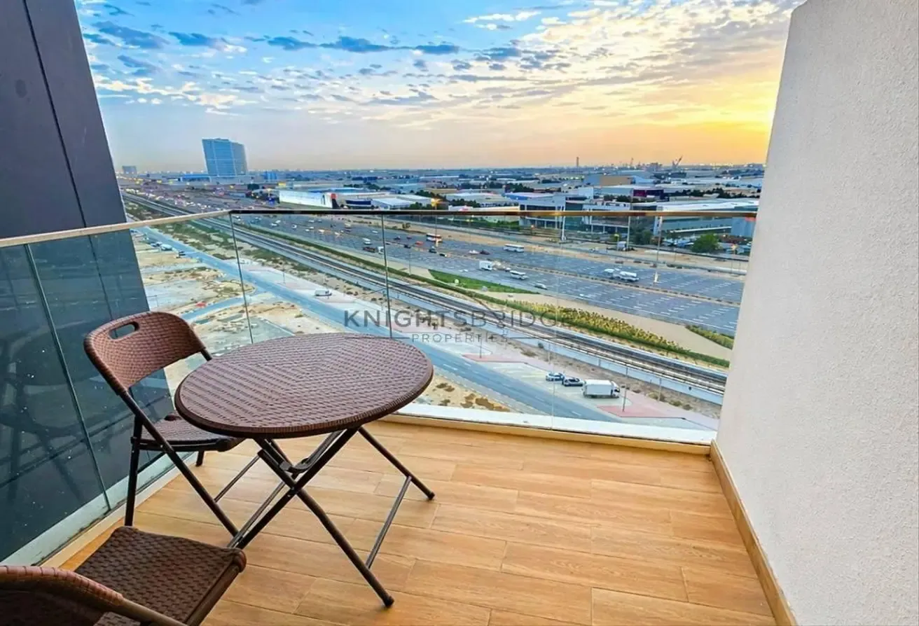 Fully Furnished | Close To Metro | Flexy Cheques