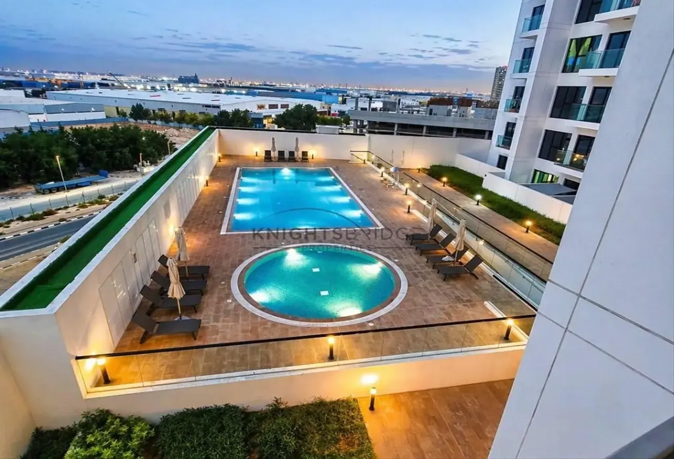 Fully Furnished | Close To Metro | Flexy Cheques