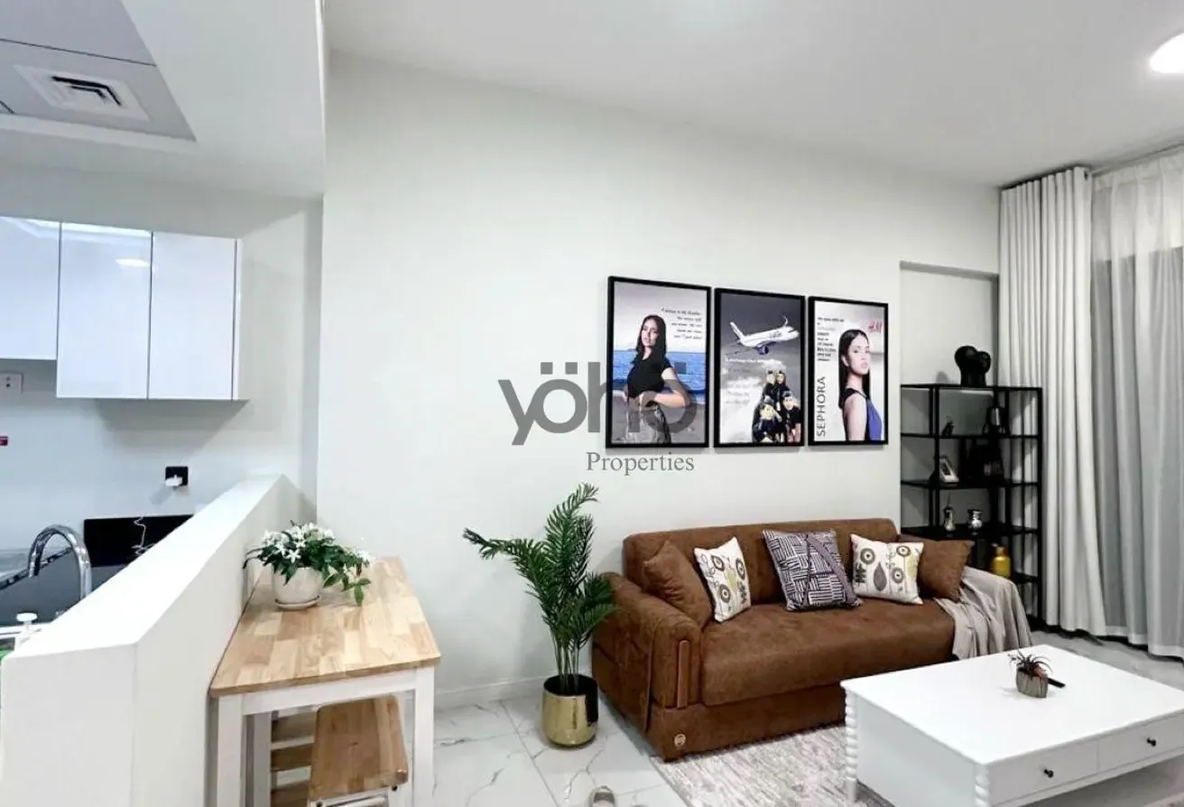 FULLY FURNISHED | VACANT | NEAR METRO