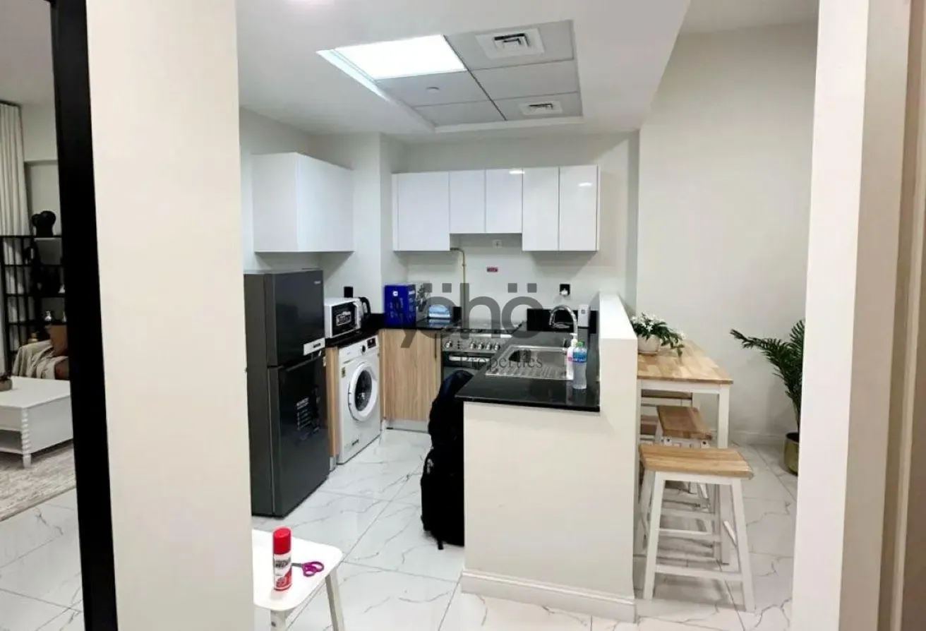 FULLY FURNISHED | VACANT | NEAR METRO