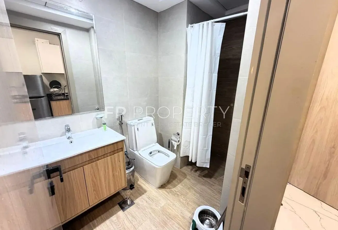 Close to Metro I Fully Furnished I Spacious