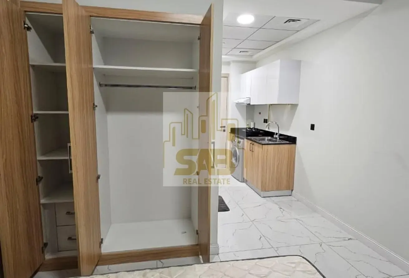 VACANT STUDIO | FURNISHED | PRIME LOCATION