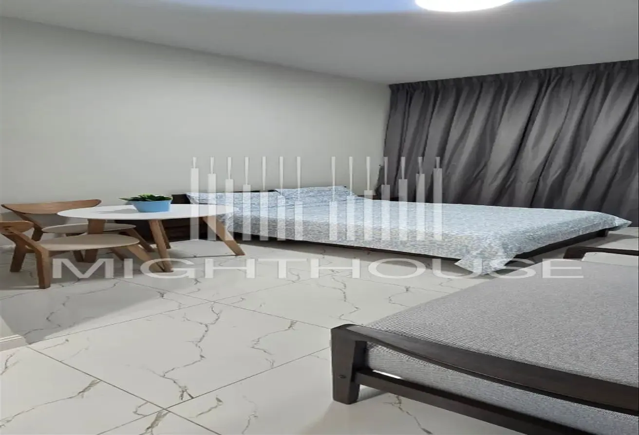 Flexible 12 Cheques | Furnished Studio