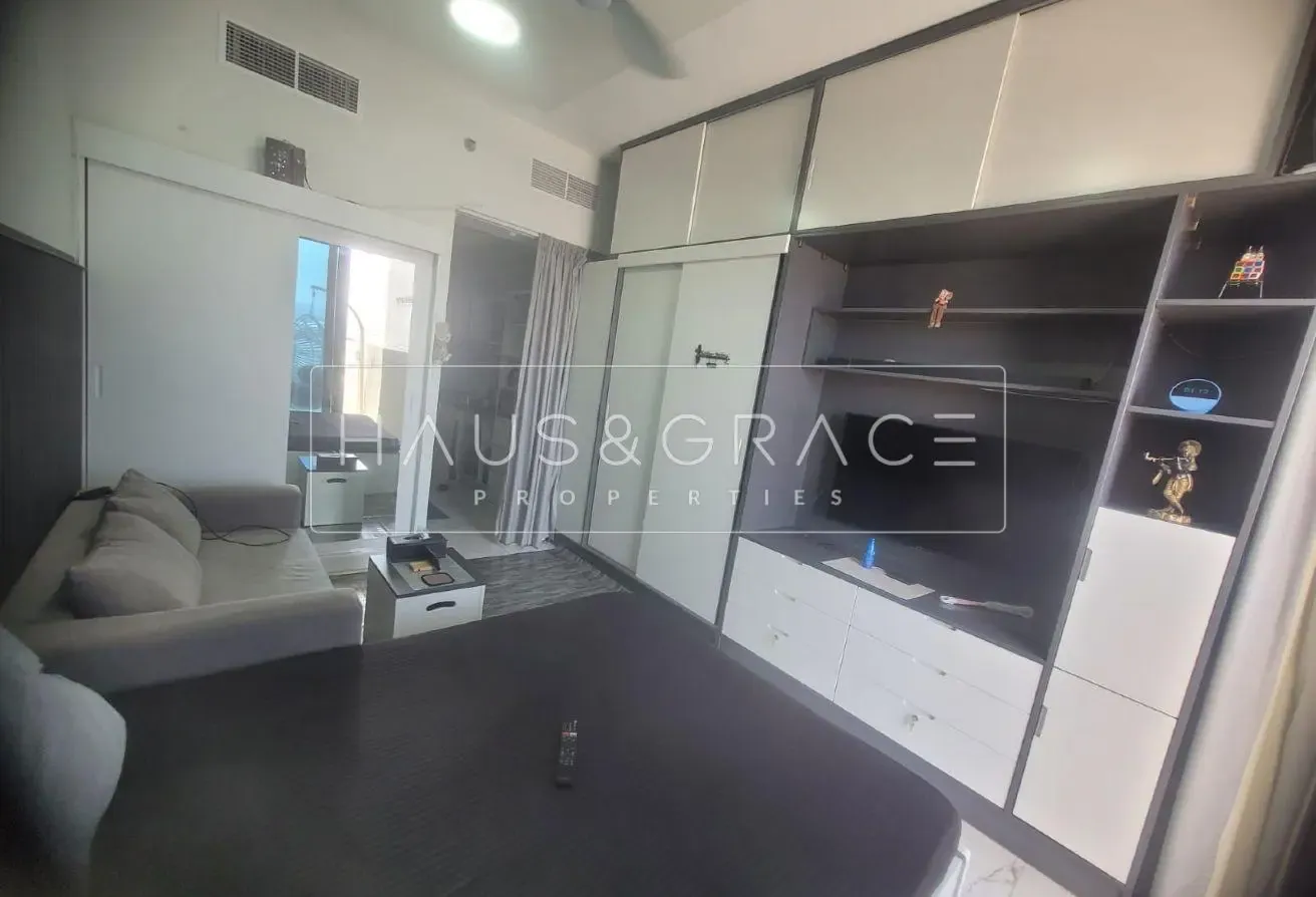 UPGRADED FULLY FURNISHED STUDIO NEXT TO METRO