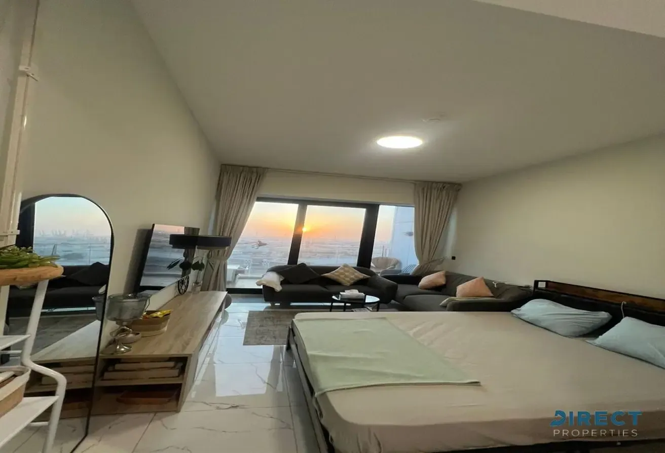 Furnished | Vacant NOW | Close to the Metro