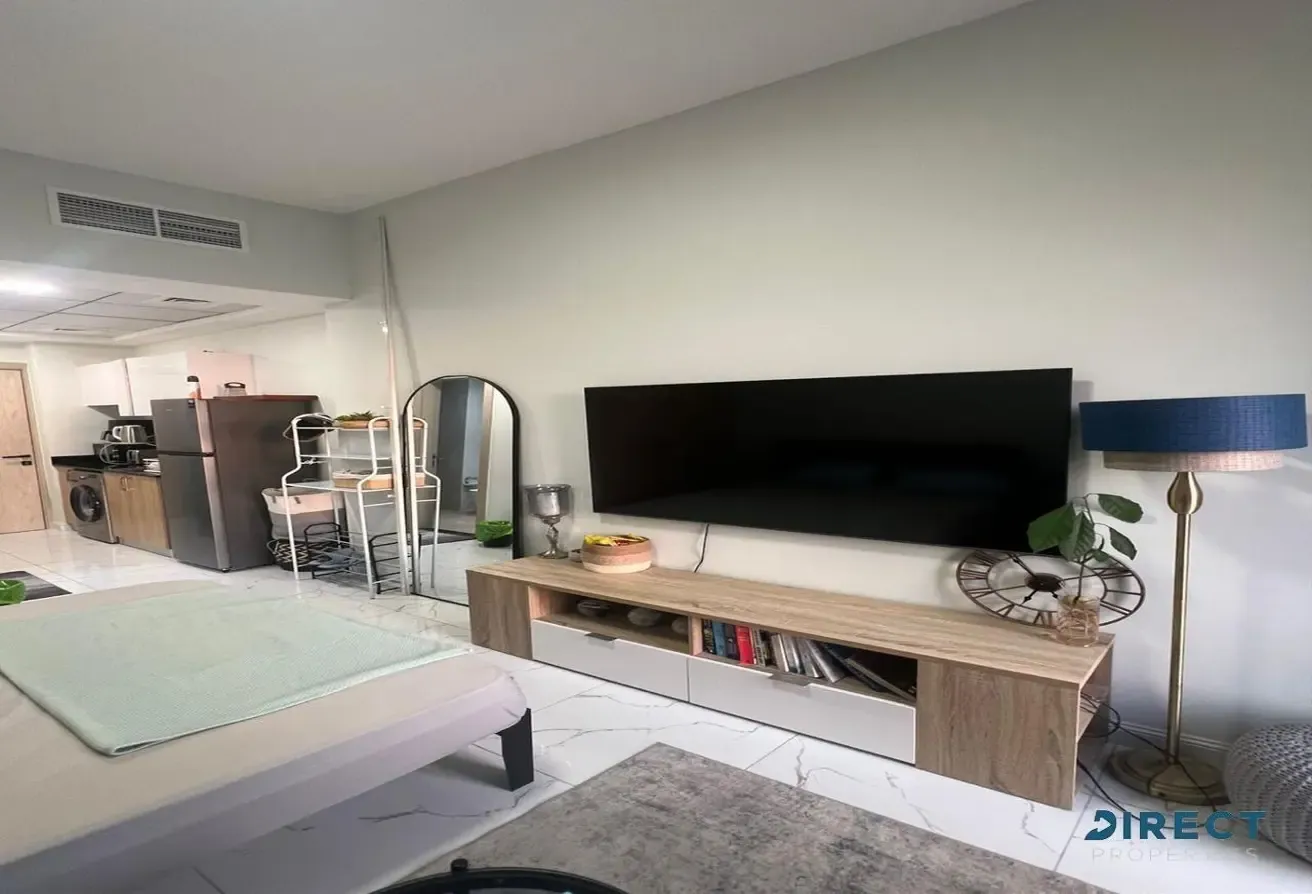Furnished | Vacant NOW | Close to the Metro