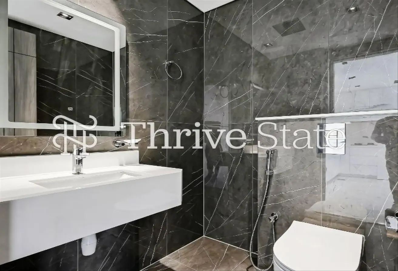Brand New Luxury Living with Private Jacuzzi
