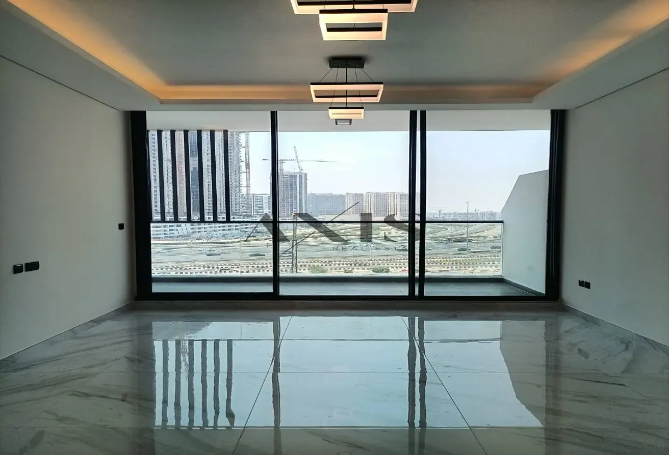 Brand New I Private Pool I Vacant