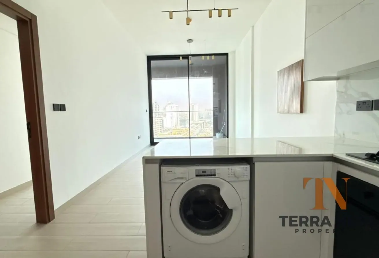 BRAND NEW | PRIVATE POOL | FITTED KITCHEN
