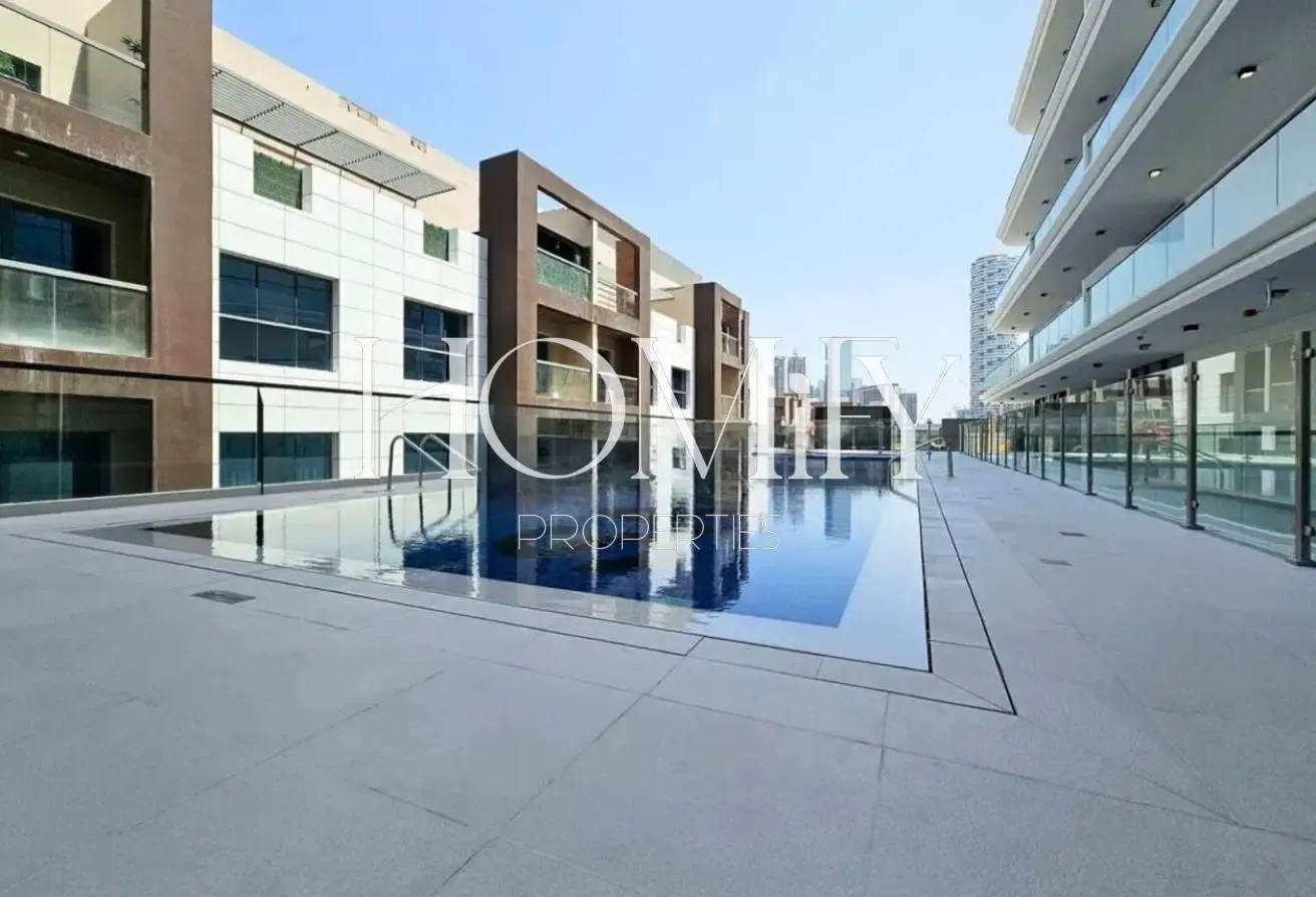 Huge Layout | Vacant | Best Deal