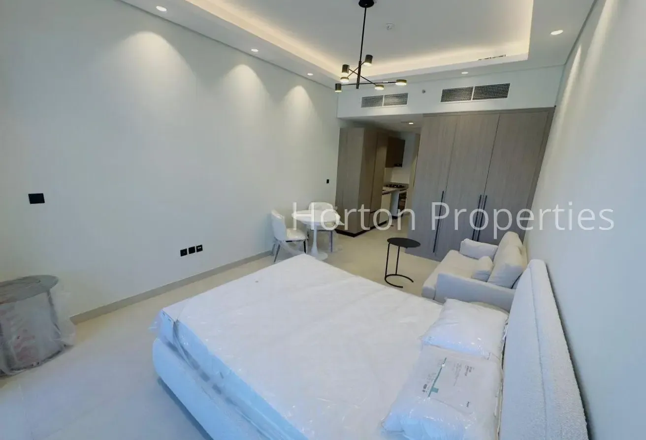 BRAND NEW | POOL VIEW | NEAR CIRCLE MALL