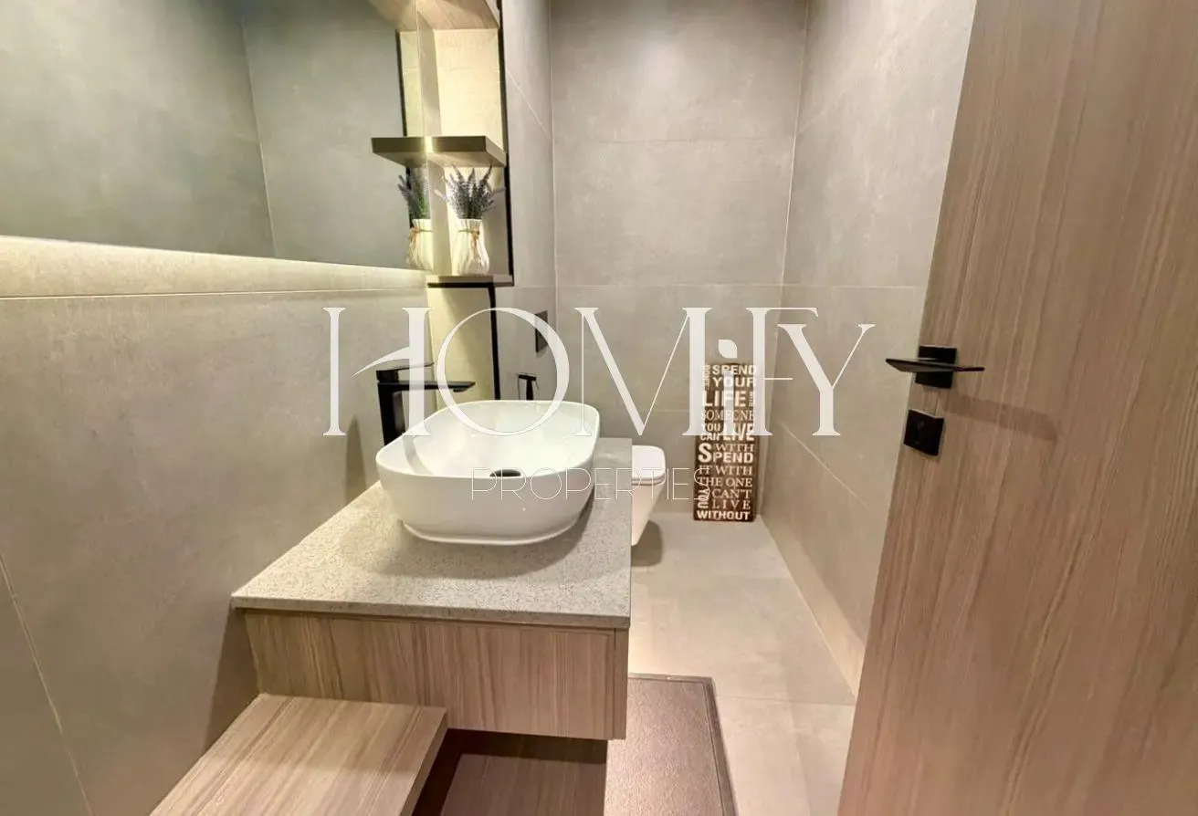 FULLY FURNISHED | HUGE LAYOUT | PREMIUM QUALITY