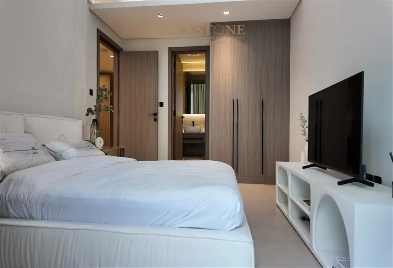 Modern Unit | Furnished | Vacant | Laundry Room