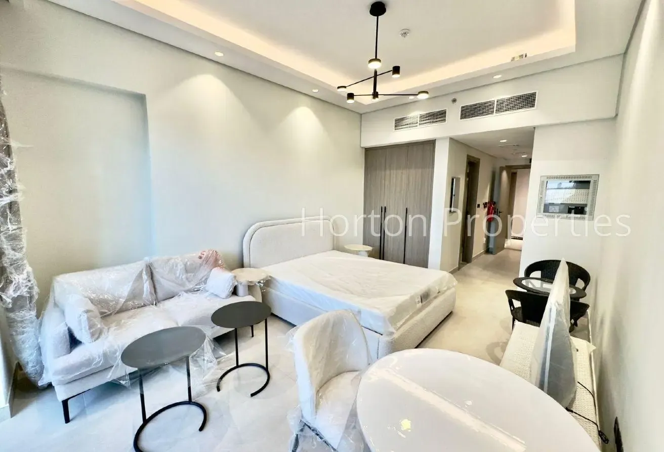 FURNISHED STUDIO | POOL VIEW | NEAR CIRCLE MALL