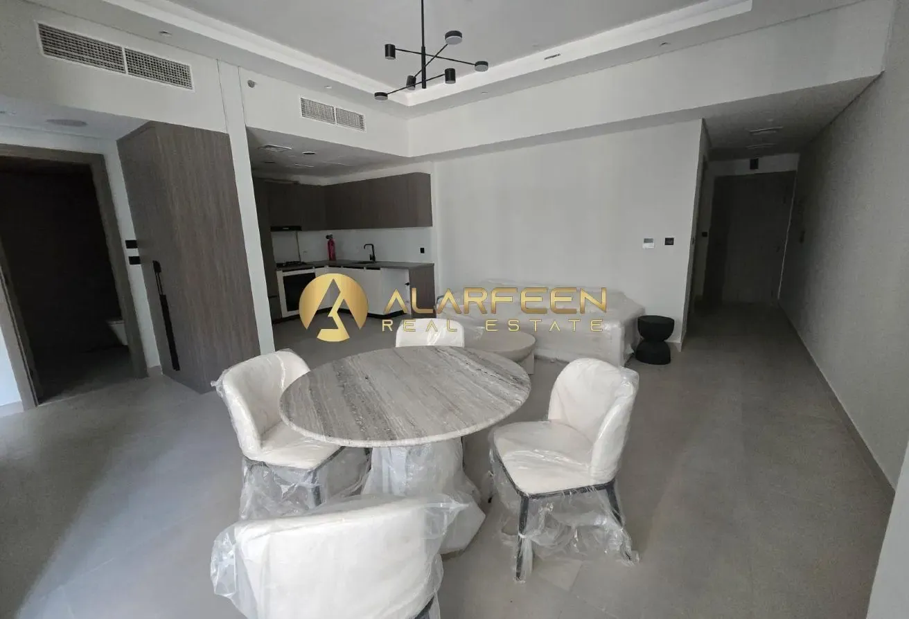 Modern 1BR| Pool & Courtyard Views | Furnished