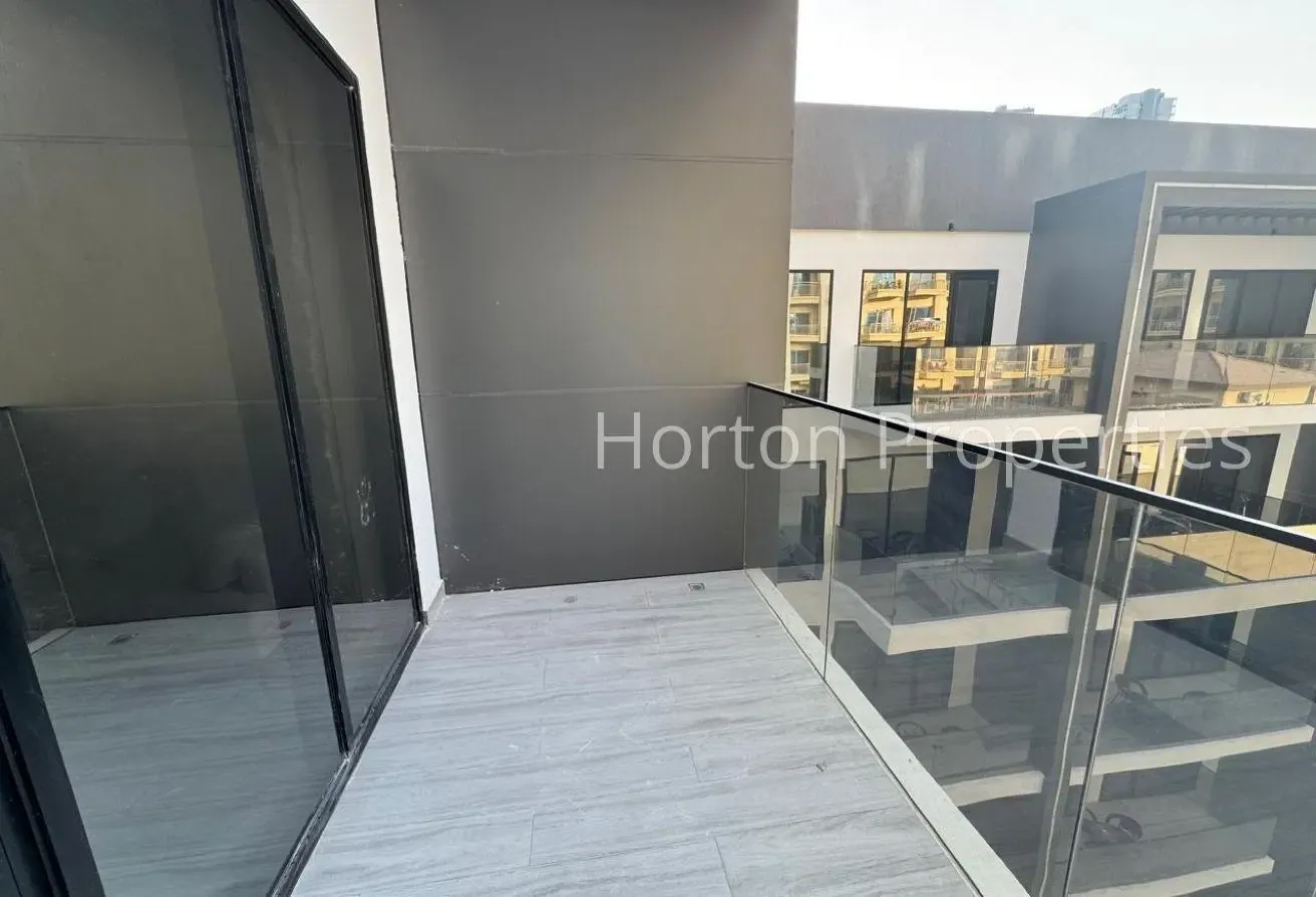 BRAND NEW POOL VIEW | MUTIPLE CHECQUES