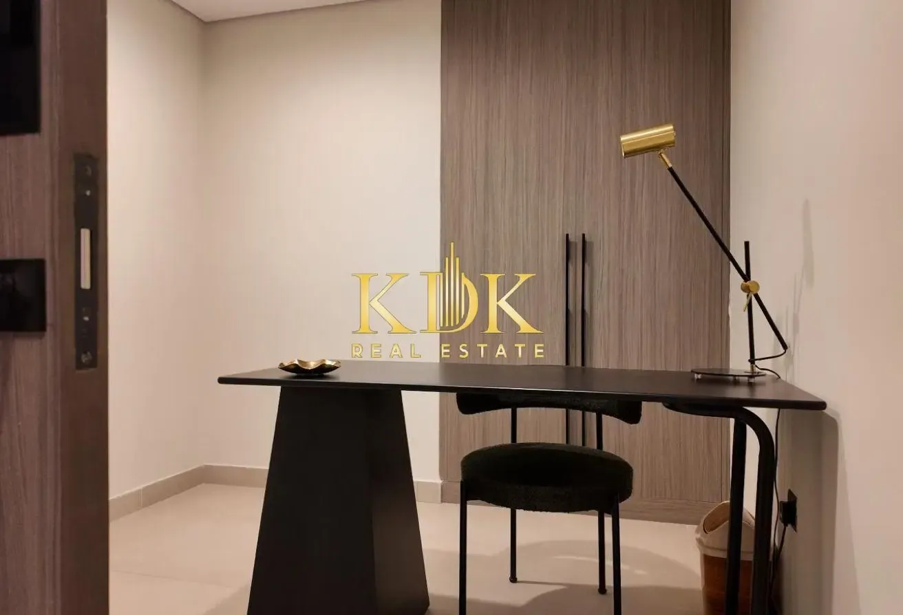 Furnished 1BR | Pool & City Views |