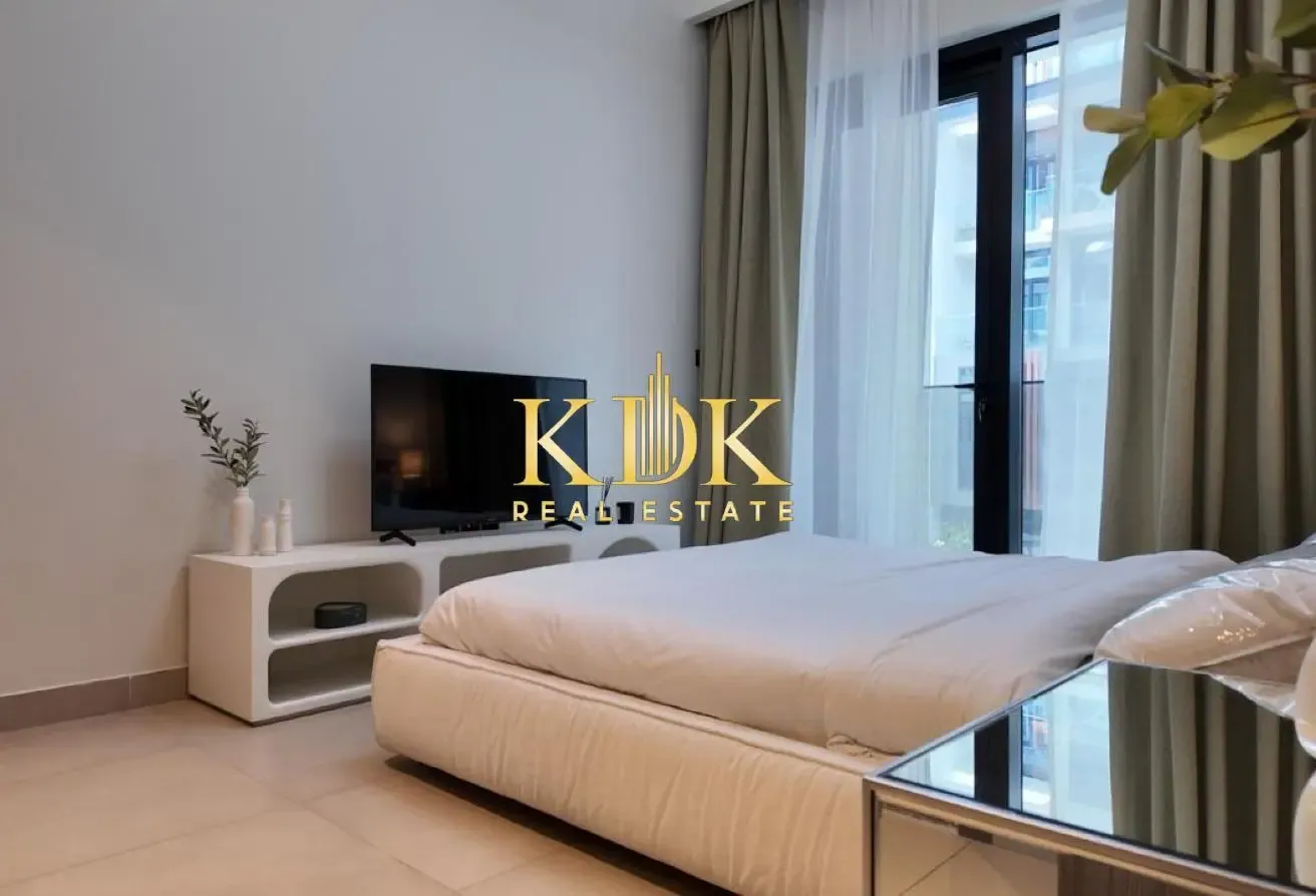 Furnished 1BR | Pool & City Views |