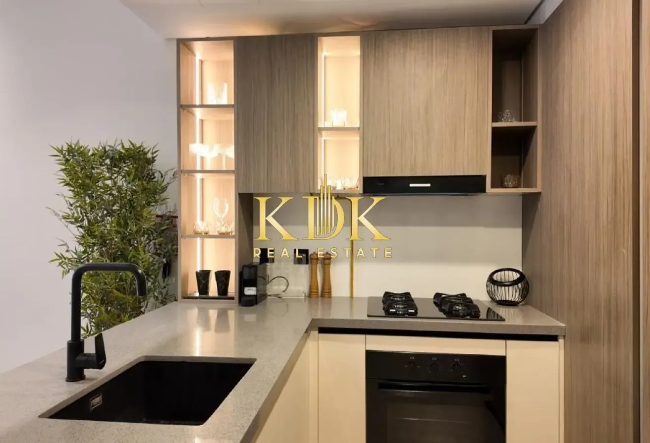 Furnished 1BR | Pool & City Views |