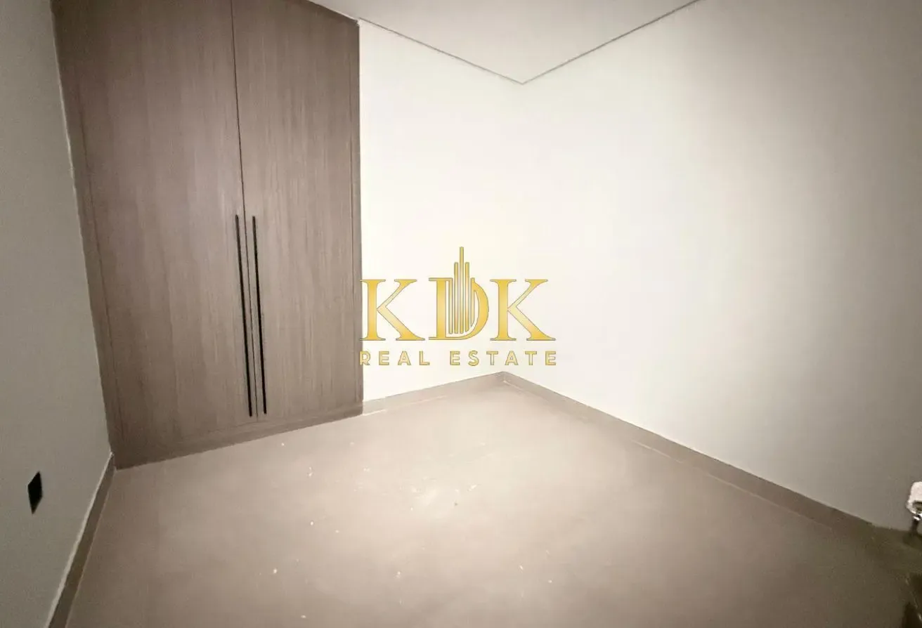 Furnished 1 BHK + Study | Fitted Kitchen| Move In