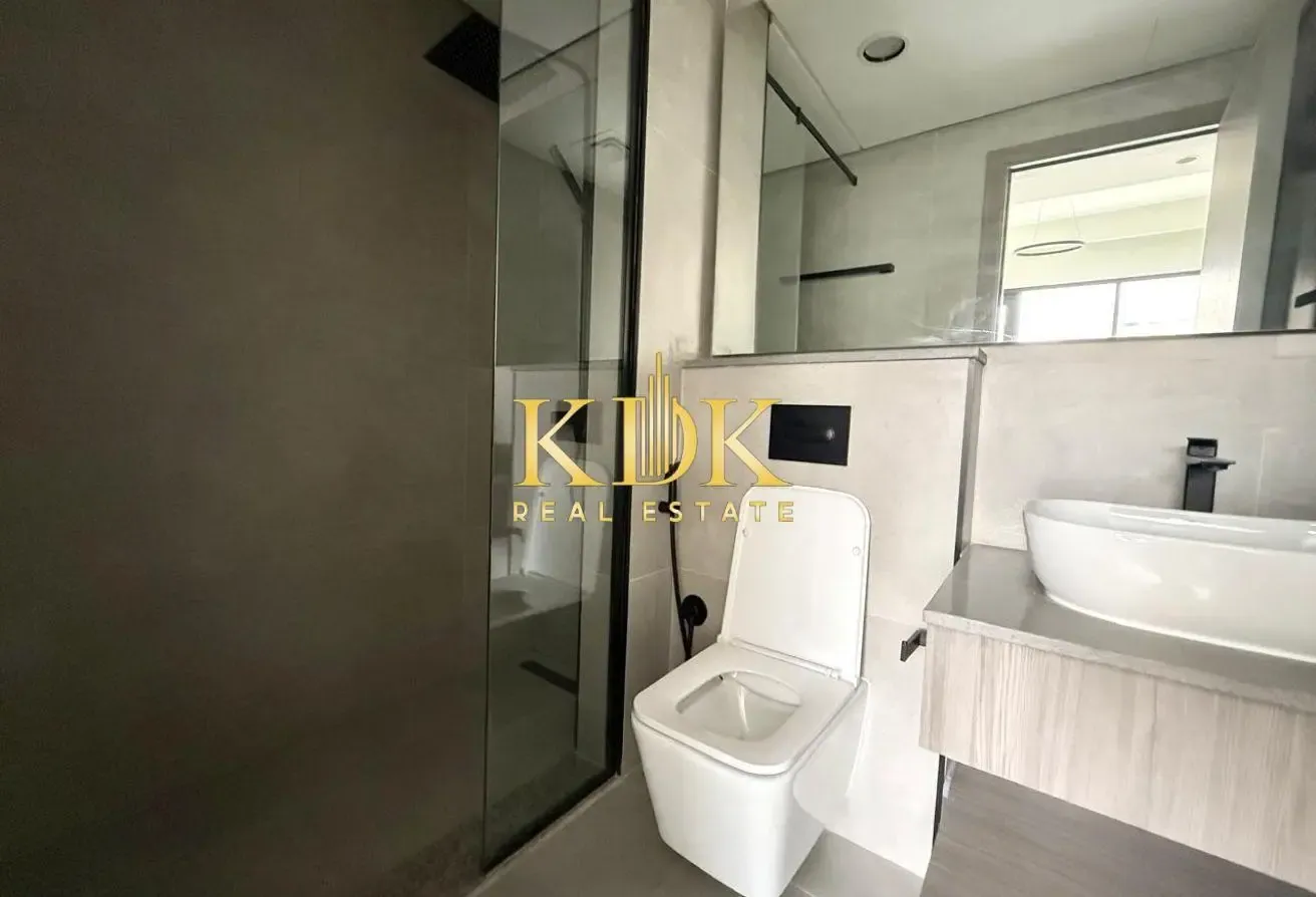 Furnished 1 BHK + Study | Fitted Kitchen| Move In