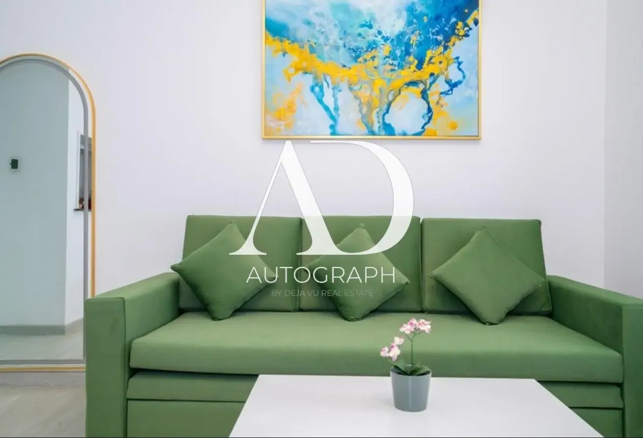 Furnished | Upgraded | On Mid Floor