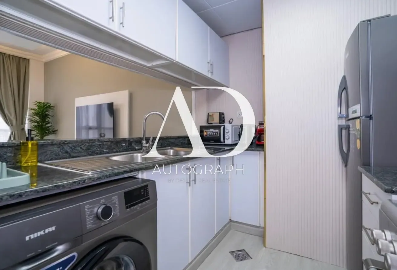 Furnished | Upgraded | On Mid Floor