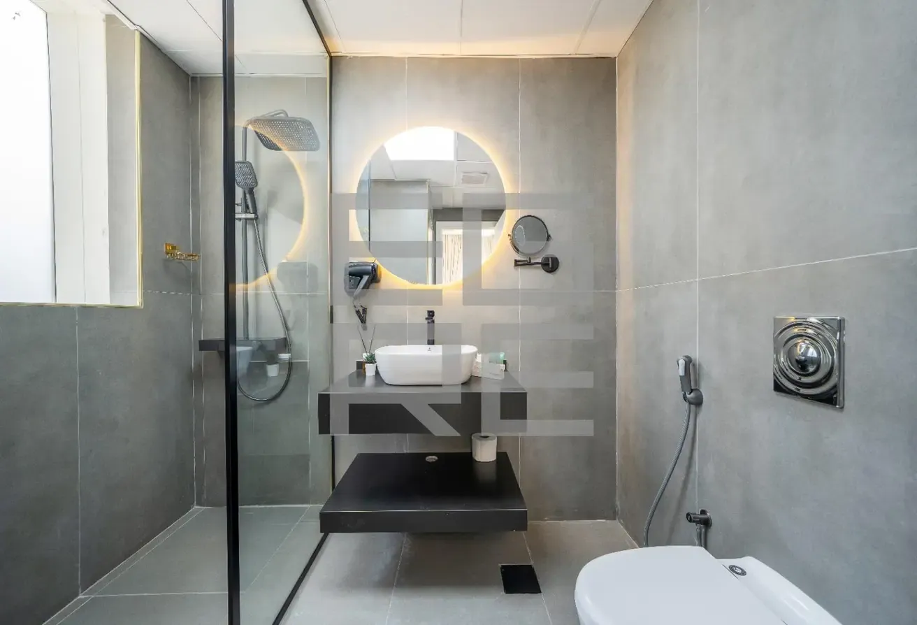 Spacious Fully Furnished 1BR | Canal View