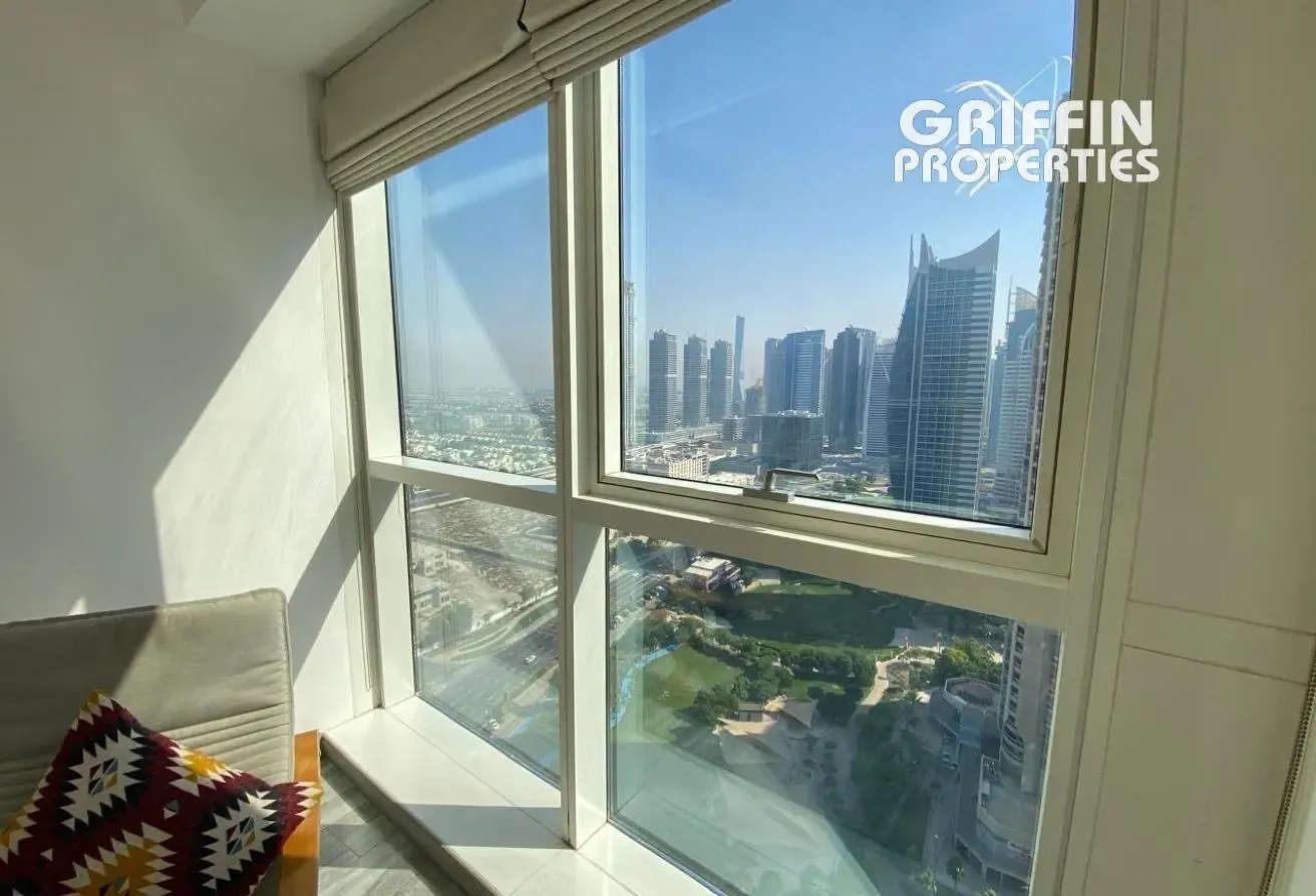 1 BHK | Fully Furnished | Upgraded | High Floor