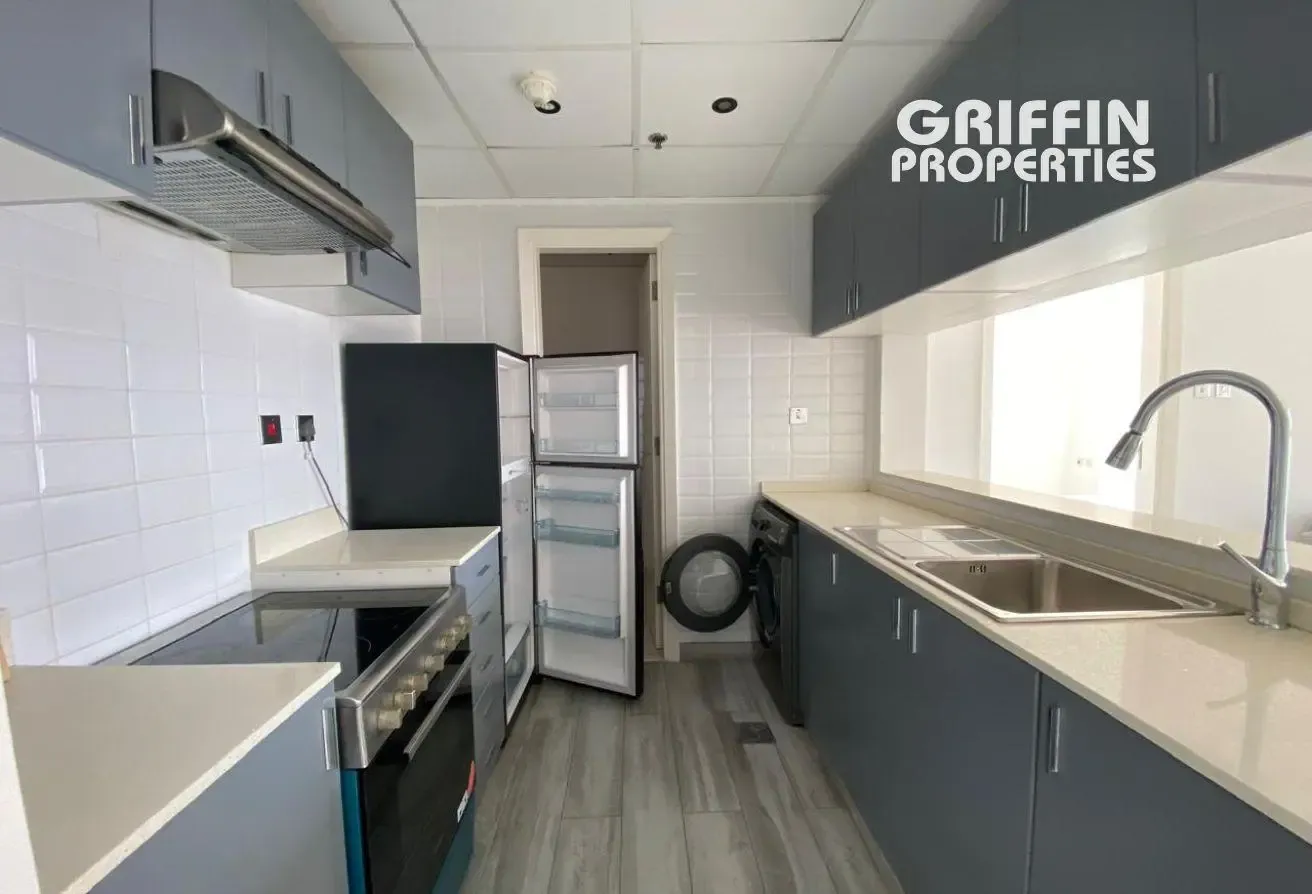 1 BHK | Fully Furnished | Upgraded | High Floor