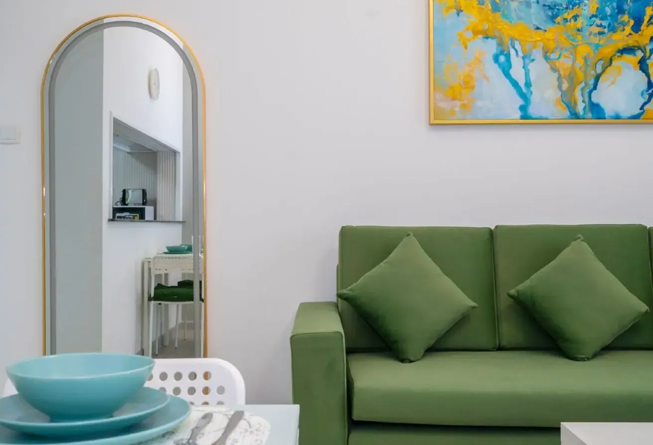 1 BR Upgraded Apartment in Jumeirah Lake Towers