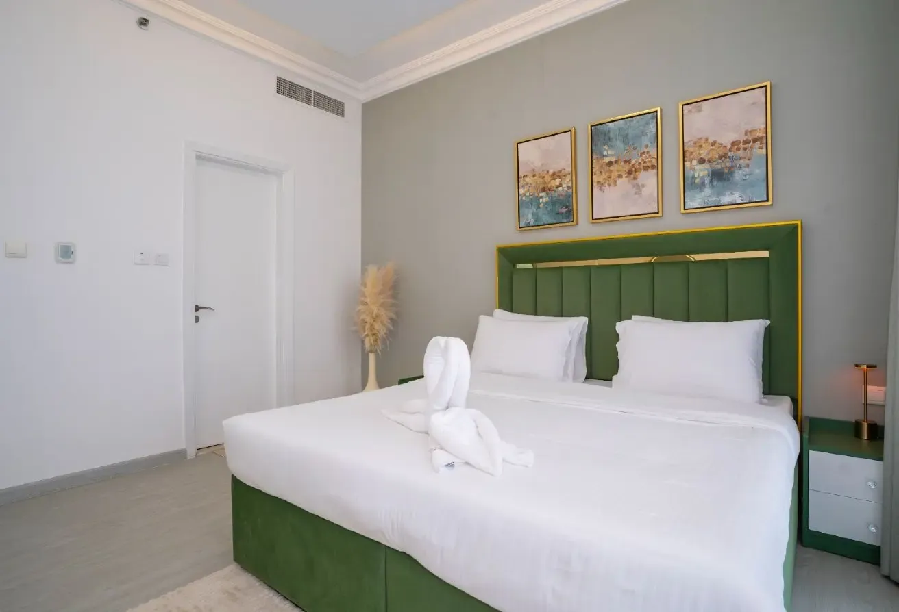 1 BR Upgraded Apartment in Jumeirah Lake Towers