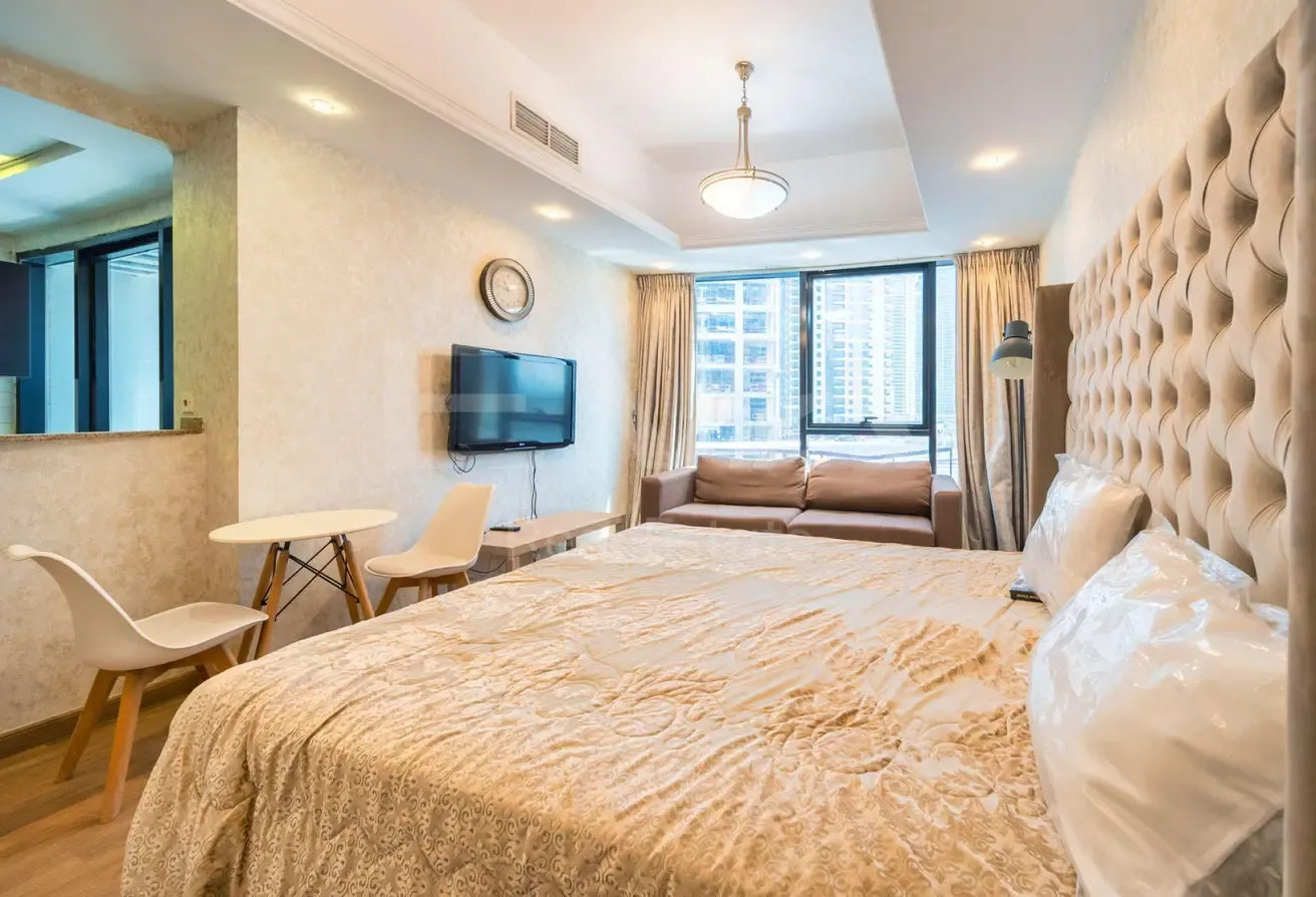 FULLY FURNISHED | COMMUNITY VIEW| READY AND VACANT