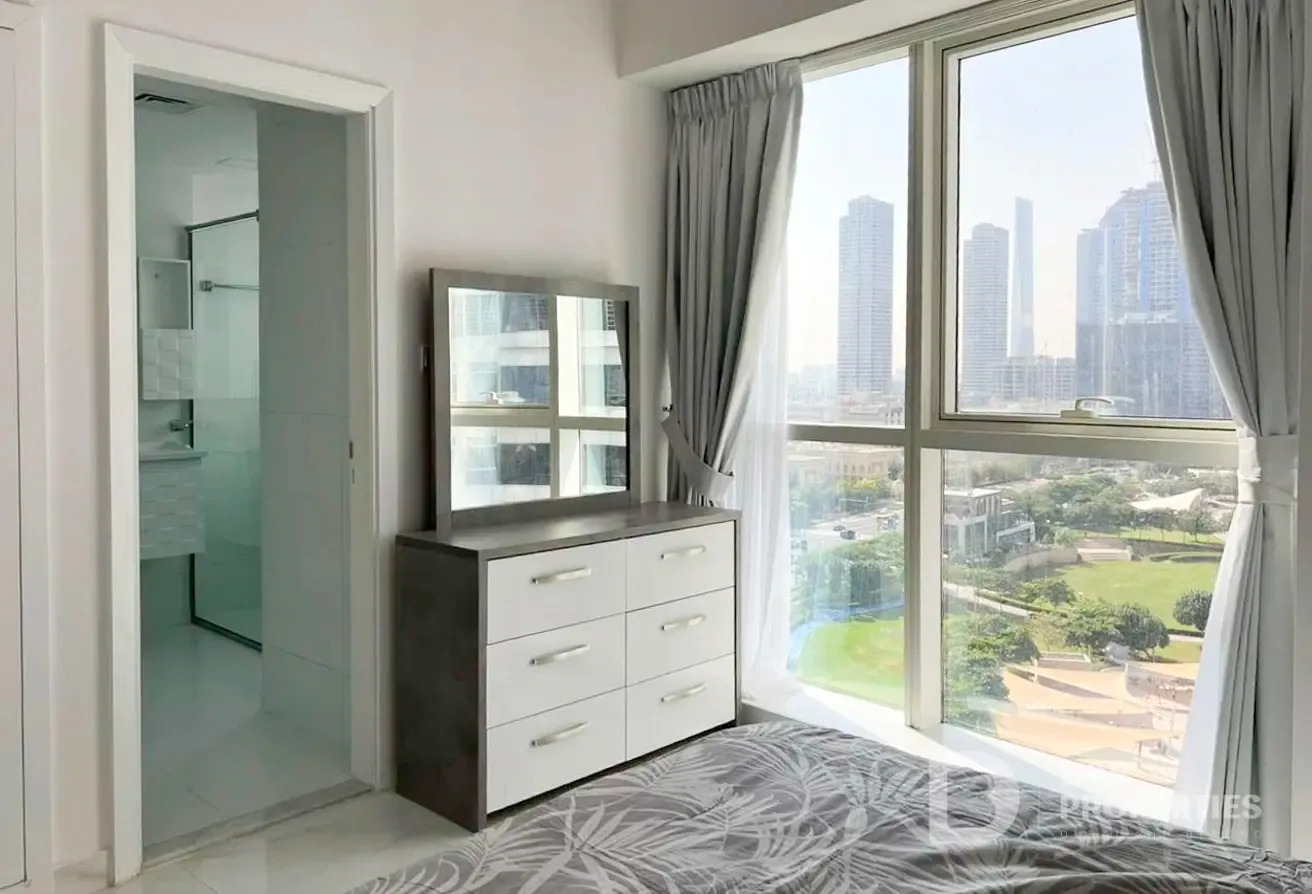 Fully Furnished | Modern Unit | Park view